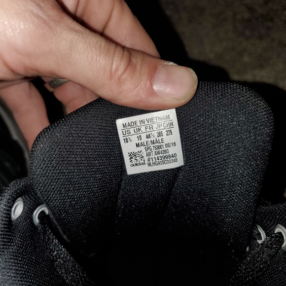 Shoes - Picture 4 of 9